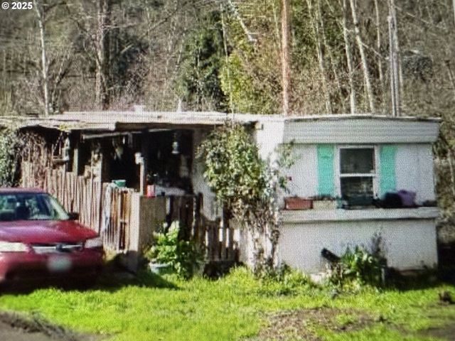 1713 Se MILL St, Roseburg, OR 97470