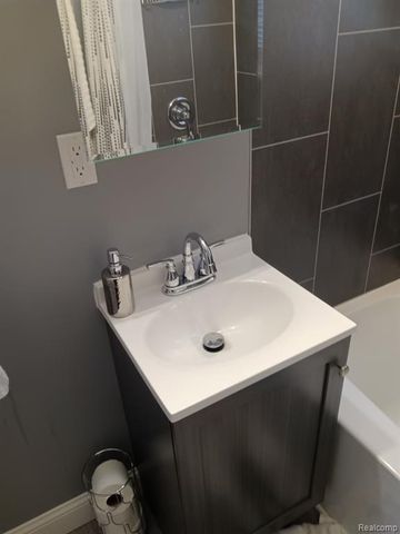 612 Bradfield Street, Bay City, MI 48706