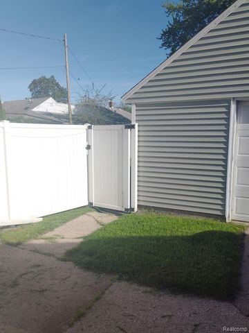 612 Bradfield Street, Bay City, MI 48706