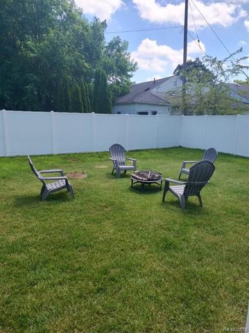 612 Bradfield Street, Bay City, MI 48706