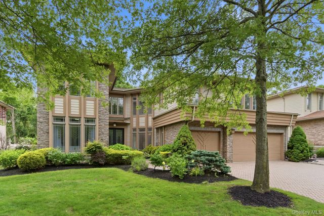 3 Olde Hamlet Drive, Jericho, NY 11753