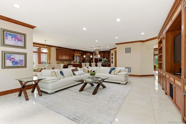3 Olde Hamlet Drive, Jericho, NY 11753