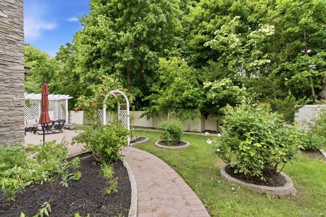 3 Olde Hamlet Drive, Jericho, NY 11753
