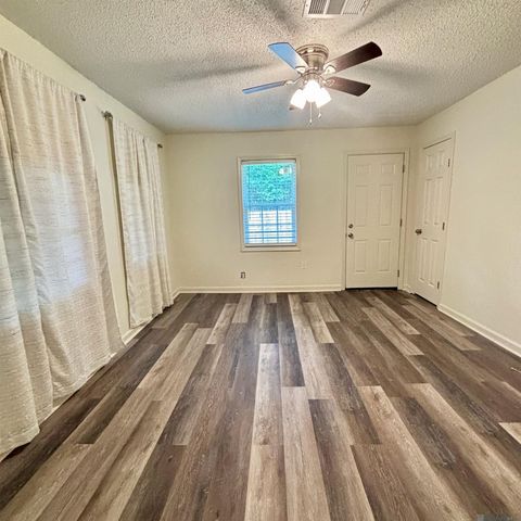 12390 Deck Blvd, Geismar, LA 70734
