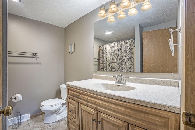 6371 Wood School Road, Freeport, MI 49325