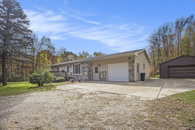 6371 Wood School Road, Freeport, MI 49325