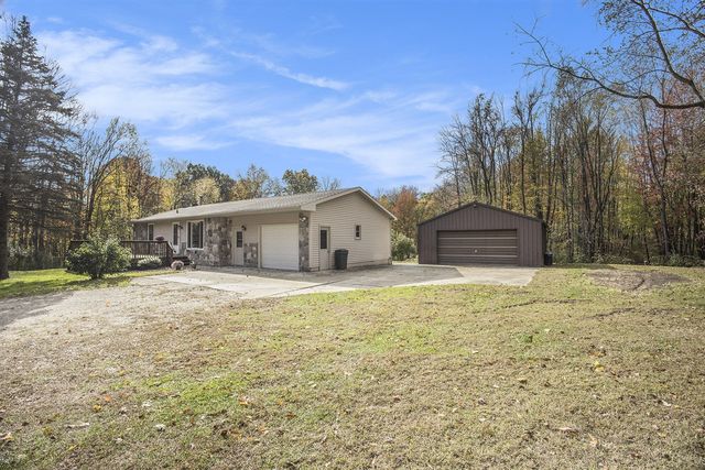 6371 Wood School Road, Freeport, MI 49325