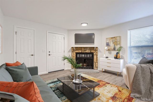 932 S Dearborn 8, Aurora, CO 80112