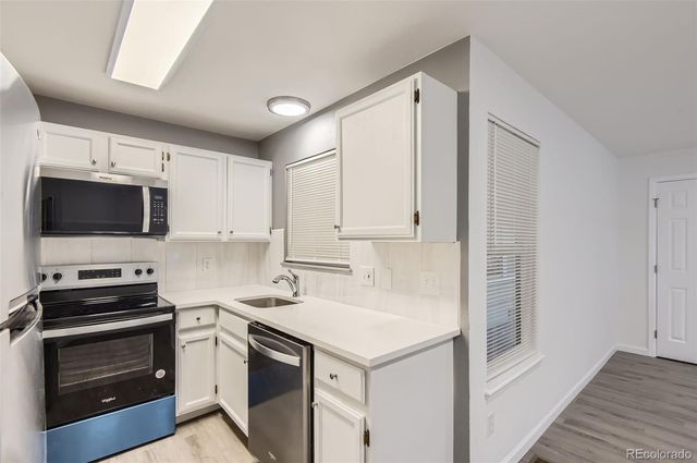 932 S Dearborn 8, Aurora, CO 80112