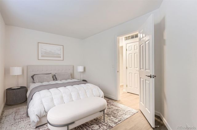 932 S Dearborn 8, Aurora, CO 80112