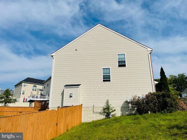 3214 FLEDGLING CIR, Woodbridge, VA 22193