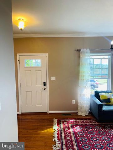 3214 FLEDGLING CIR, Woodbridge, VA 22193