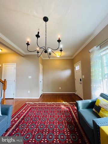 3214 FLEDGLING CIR, Woodbridge, VA 22193