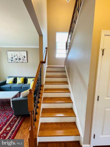 3214 FLEDGLING CIR, Woodbridge, VA 22193