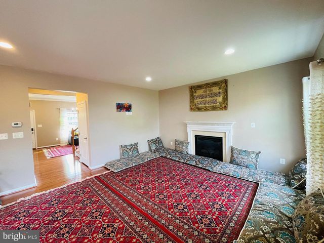 3214 FLEDGLING CIR, Woodbridge, VA 22193