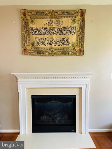 3214 FLEDGLING CIR, Woodbridge, VA 22193
