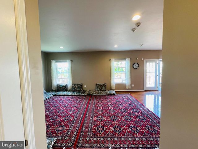 3214 FLEDGLING CIR, Woodbridge, VA 22193
