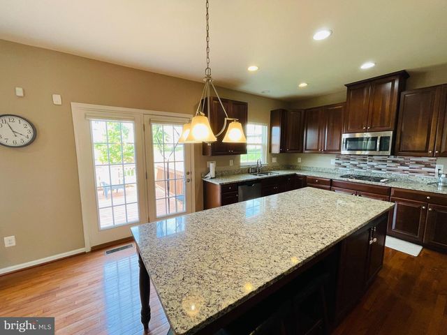 3214 FLEDGLING CIR, Woodbridge, VA 22193