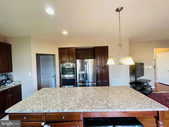 3214 FLEDGLING CIR, Woodbridge, VA 22193