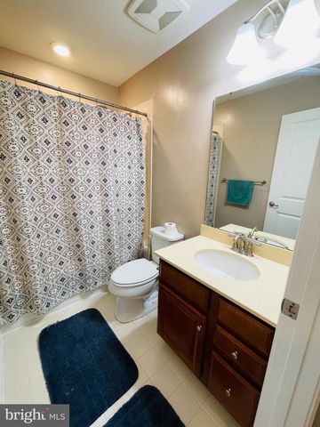 3214 FLEDGLING CIR, Woodbridge, VA 22193
