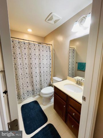 3214 FLEDGLING CIR, Woodbridge, VA 22193
