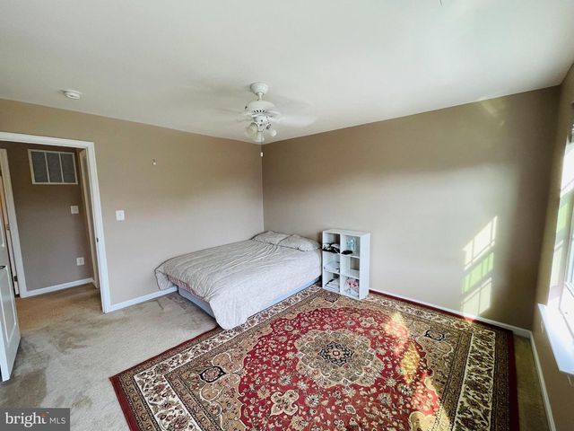 3214 FLEDGLING CIR, Woodbridge, VA 22193