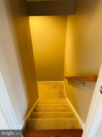 3214 FLEDGLING CIR, Woodbridge, VA 22193