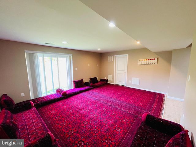 3214 FLEDGLING CIR, Woodbridge, VA 22193