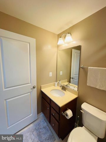 3214 FLEDGLING CIR, Woodbridge, VA 22193