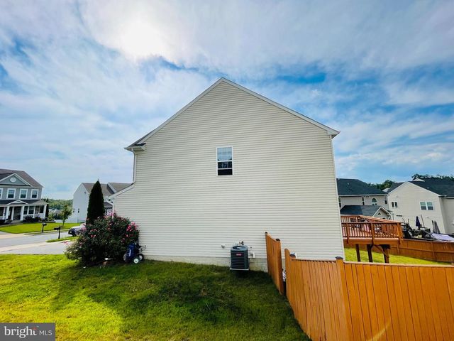 3214 FLEDGLING CIR, Woodbridge, VA 22193