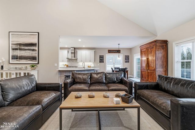 174 Kerby Road, Grosse Pointe Farms, MI 48236