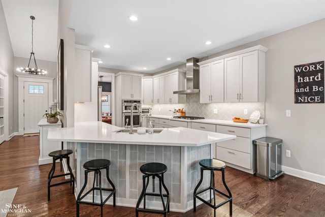 174 Kerby Road, Grosse Pointe Farms, MI 48236