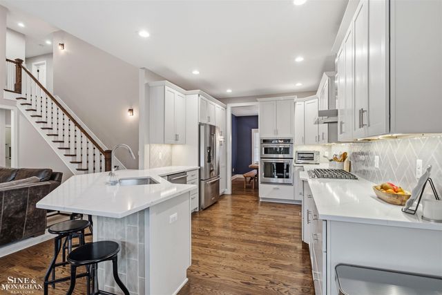 174 Kerby Road, Grosse Pointe Farms, MI 48236