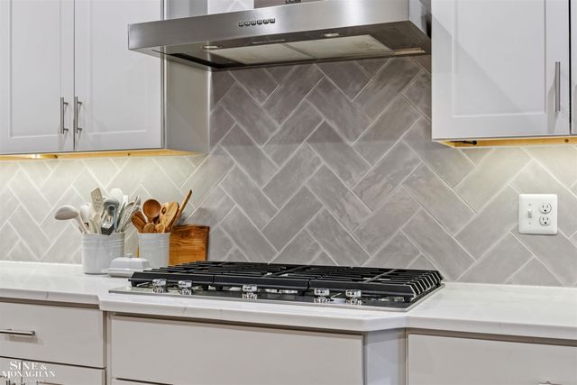 174 Kerby Road, Grosse Pointe Farms, MI 48236