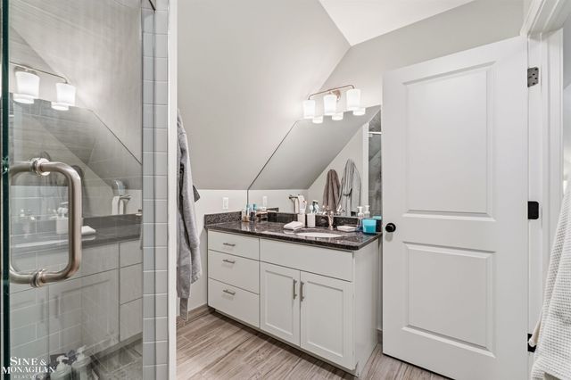 174 Kerby Road, Grosse Pointe Farms, MI 48236