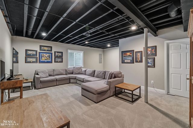 174 Kerby Road, Grosse Pointe Farms, MI 48236