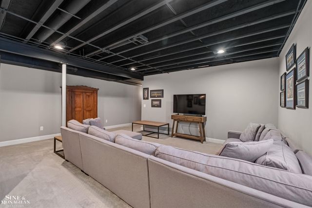 174 Kerby Road, Grosse Pointe Farms, MI 48236