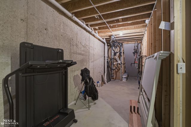 174 Kerby Road, Grosse Pointe Farms, MI 48236