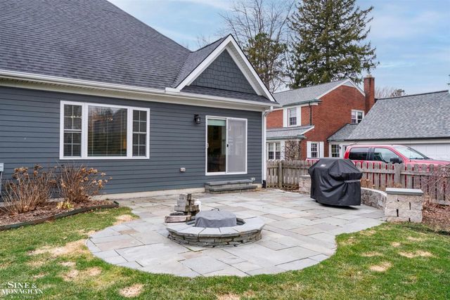 174 Kerby Road, Grosse Pointe Farms, MI 48236