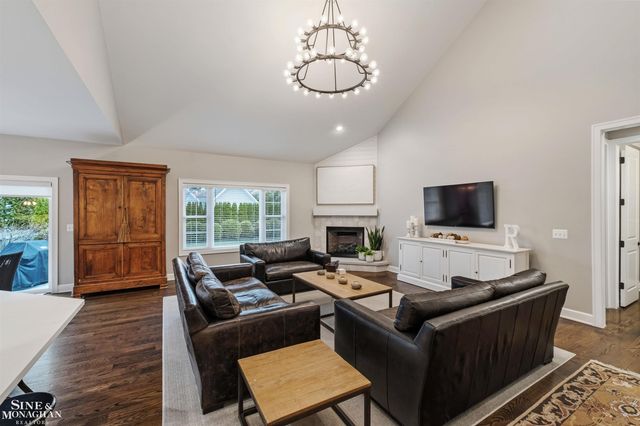 174 Kerby Road, Grosse Pointe Farms, MI 48236