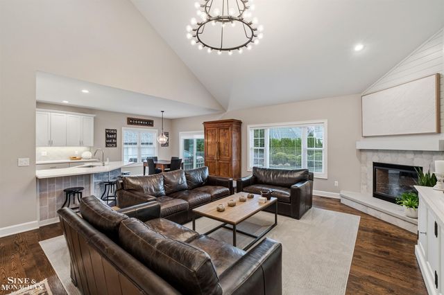 174 Kerby Road, Grosse Pointe Farms, MI 48236