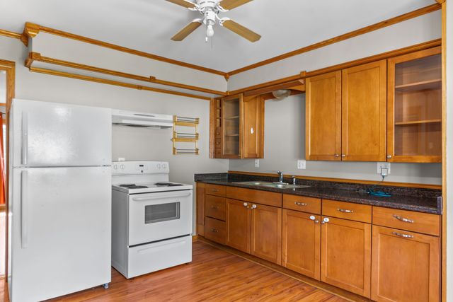1072 N Highland Avenue, Aurora, IL 60506