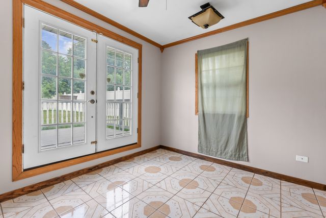 1072 N Highland Avenue, Aurora, IL 60506