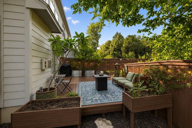 7205 Ray Charles DR, Austin, TX 78745