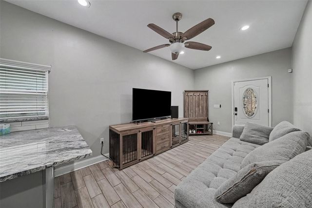 2341 W CHESTNUT STREET, Tampa, FL 33607