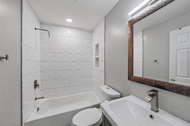 2341 W CHESTNUT STREET, Tampa, FL 33607