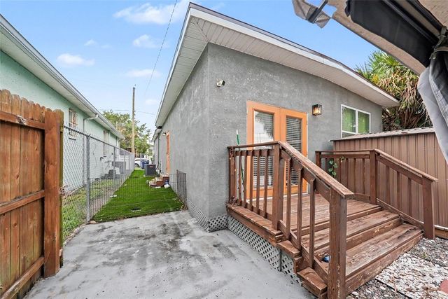 2341 W CHESTNUT STREET, Tampa, FL 33607