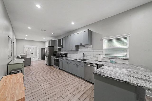 2341 W CHESTNUT STREET, Tampa, FL 33607