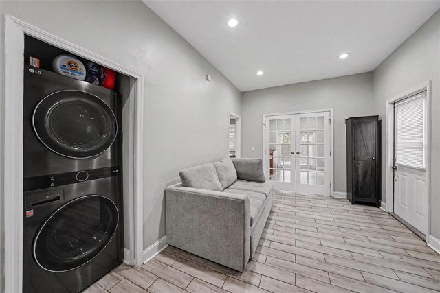 2341 W CHESTNUT STREET, Tampa, FL 33607