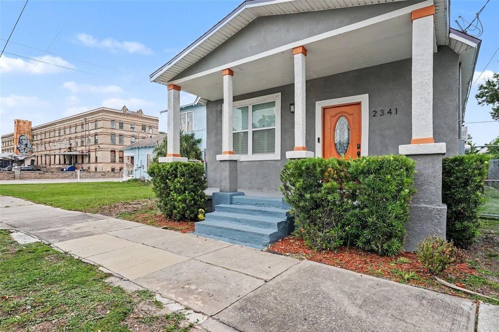 2341 W CHESTNUT STREET, Tampa, FL 33607